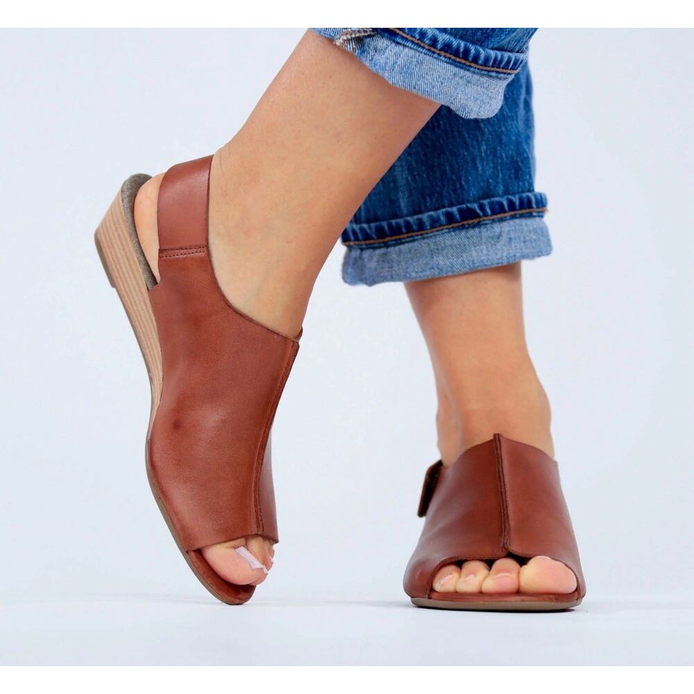 Women’s Brown Open-Toe Slingback Sandals